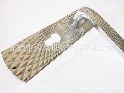 产品中心 其他锁具 > 厂家批发 中号银色五金门锁 门锁制造厂 锁体